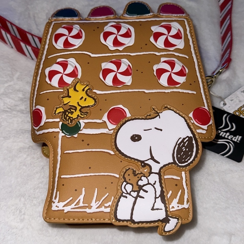 Loungefly Peanuts Christmas Gingerbread Snoopy Woodstock Doghouse Crossbody Bag - Picture 2 of 11